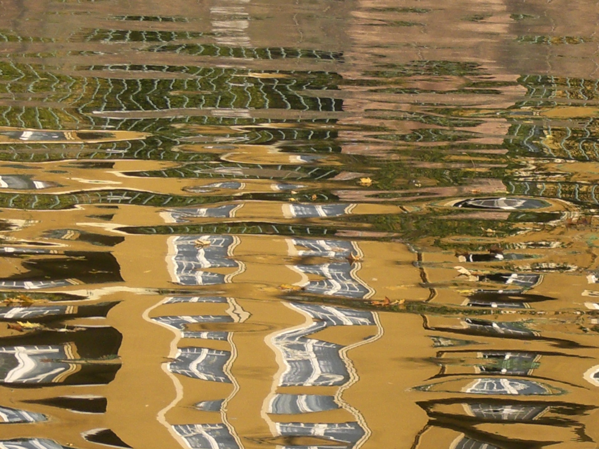 16 reflets sur la spree