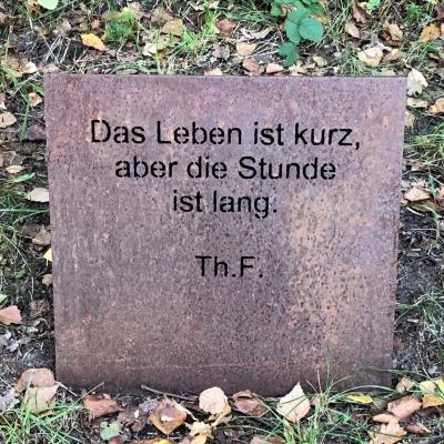 4 Das Leben ist kurz aber die Stunde ist lang La vie est courte mais l'heure est longue