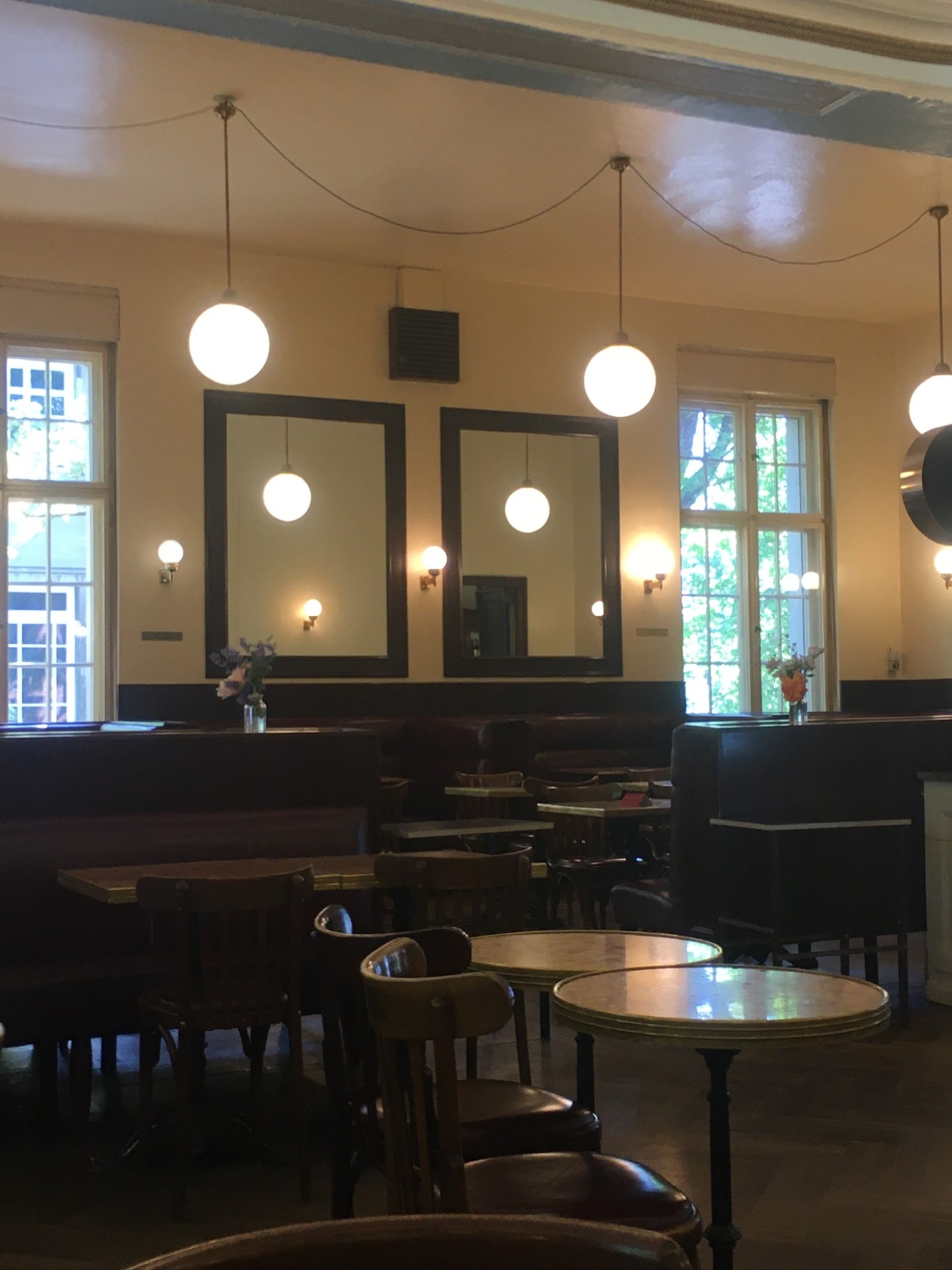 4 cafe einstein
